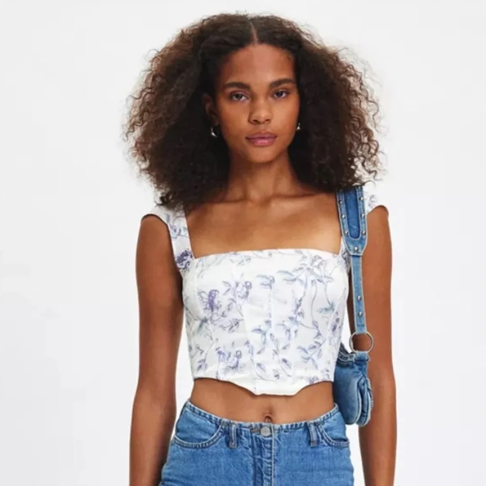 UO Out From Under About Time Printed Cropped Satin Corset Top, Ivory, Me… - Picture 3 of 4